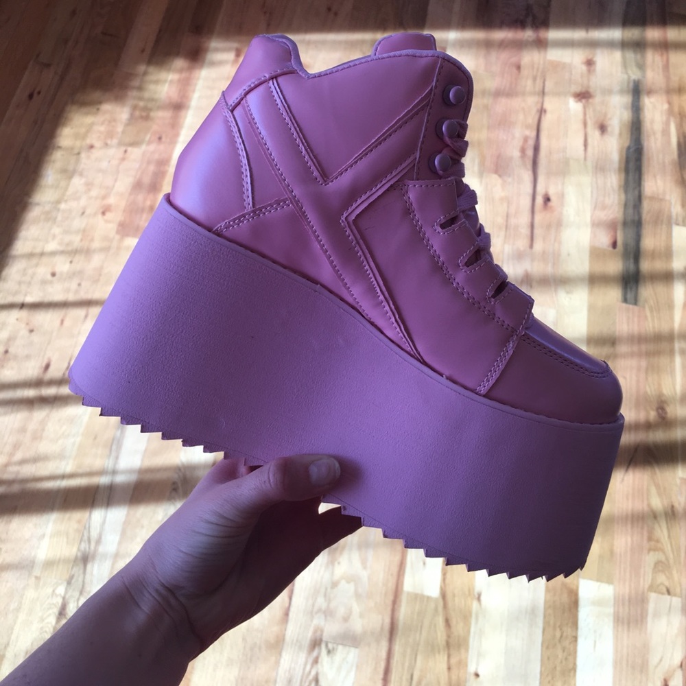 YRU Baby Pink Quozmos
